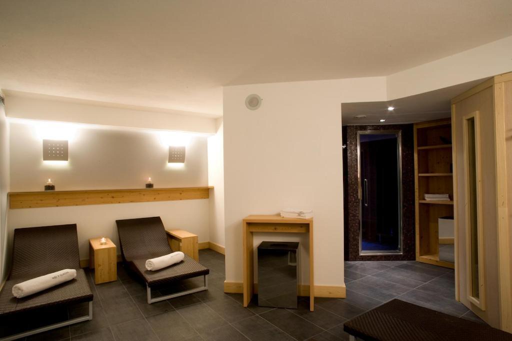 Nei Y Suredl Nevesole Aparthotel กอร์วารา อิน บาเดีย ภายนอก รูปภาพ